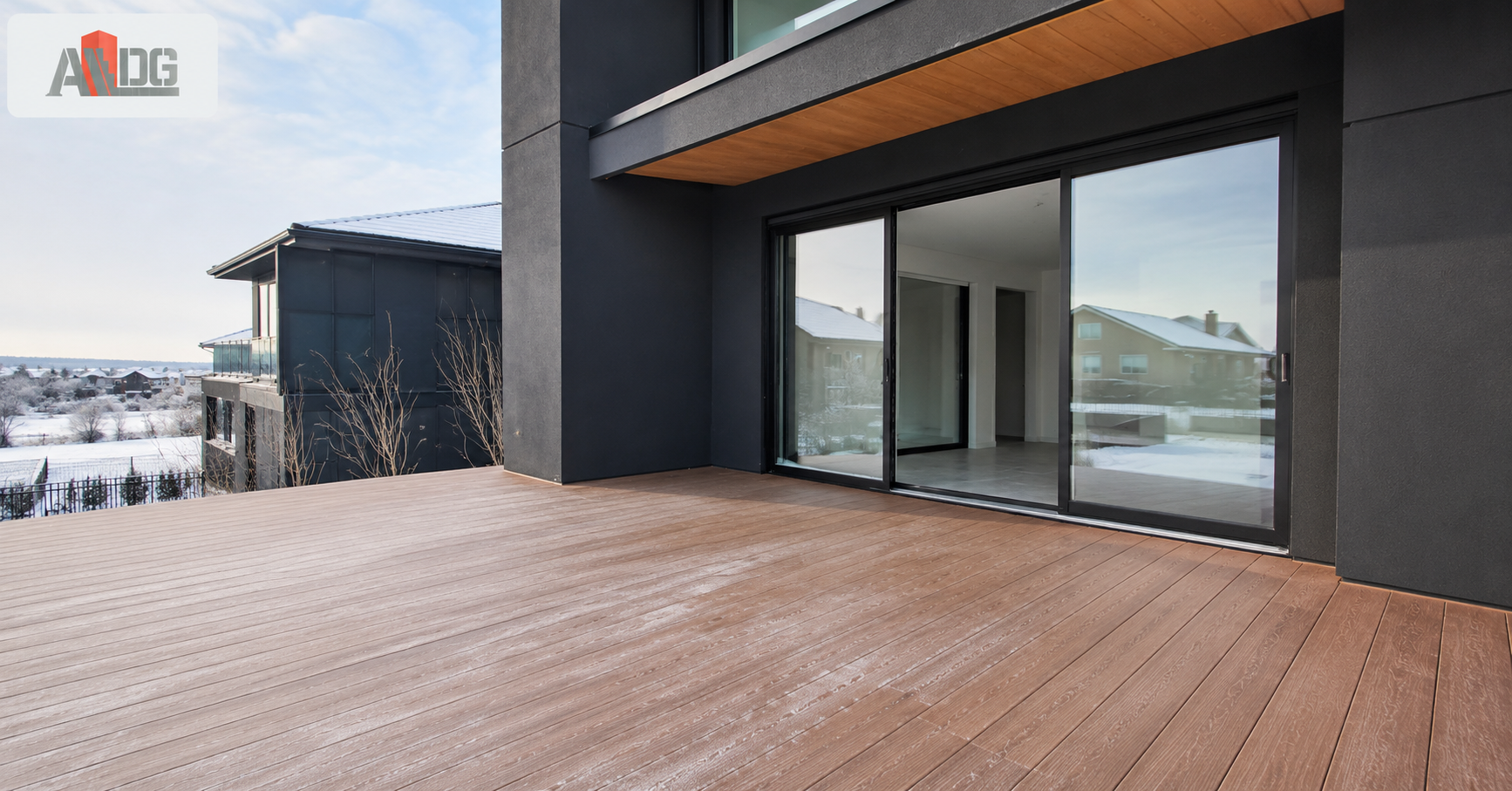 Terrasse contemporaine équipée d’un système de plancher en aluminium ALDG dans un environnement hivernal en Alberta.